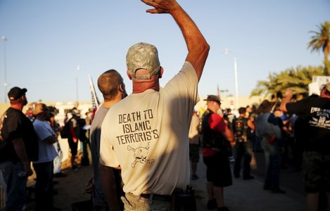 20151209_NewsHour_Muslim_sentiment.jpg