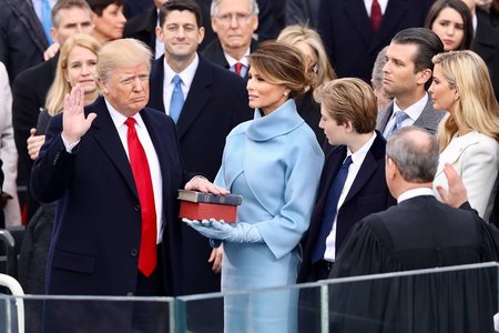 20160120_Trump_oath_of_office.jpg