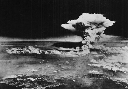 20160511_Hiroshima_mushroom_cloud_via_US_Army.jpg