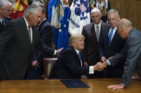 20171012_trump_tillerson.jpg