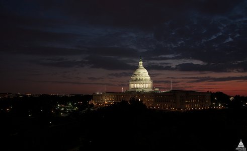 Capitol_at_night.jpg
