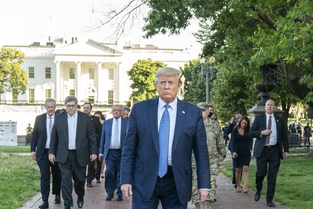 Trump2_49964153261_f28f4b1854_o.jpg