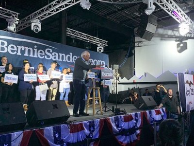 berniesandersiowaRC.jpg