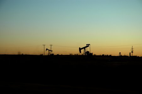 Oklahoma oil well [Photo: Clinton Steeds / Flickr]