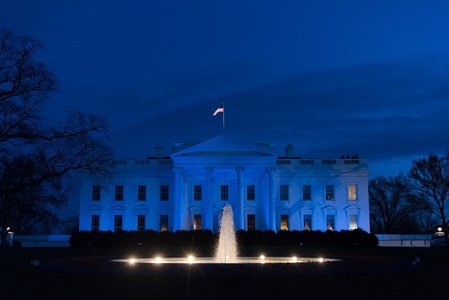 white_house_at_night.jpg