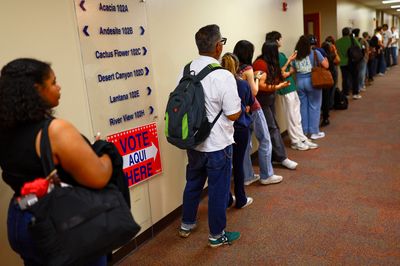 Texans head to the polls as the primary elections begin